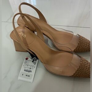 Zara NWT tan vinyl block heel